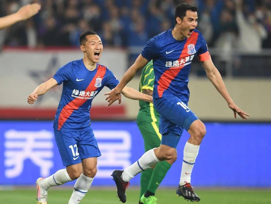 申花主场大胜鲁能,重返前三 申花主场大胜鲁能,重返前三