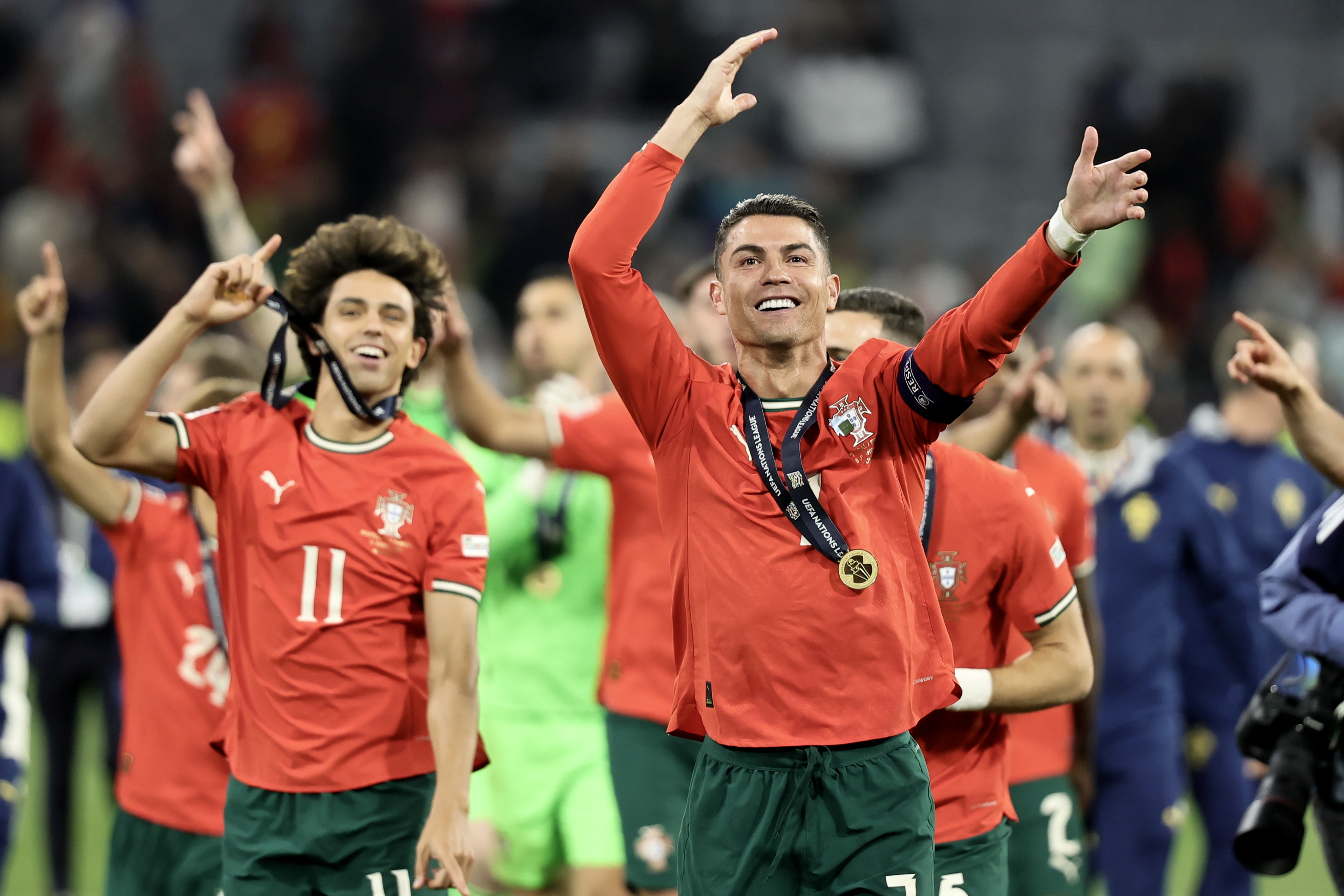 包含葡萄牙国家队轻松取胜,欧预赛豪取领先优势的词条 包含葡萄牙国家队轻松取胜,欧预赛豪取领先优势的词条