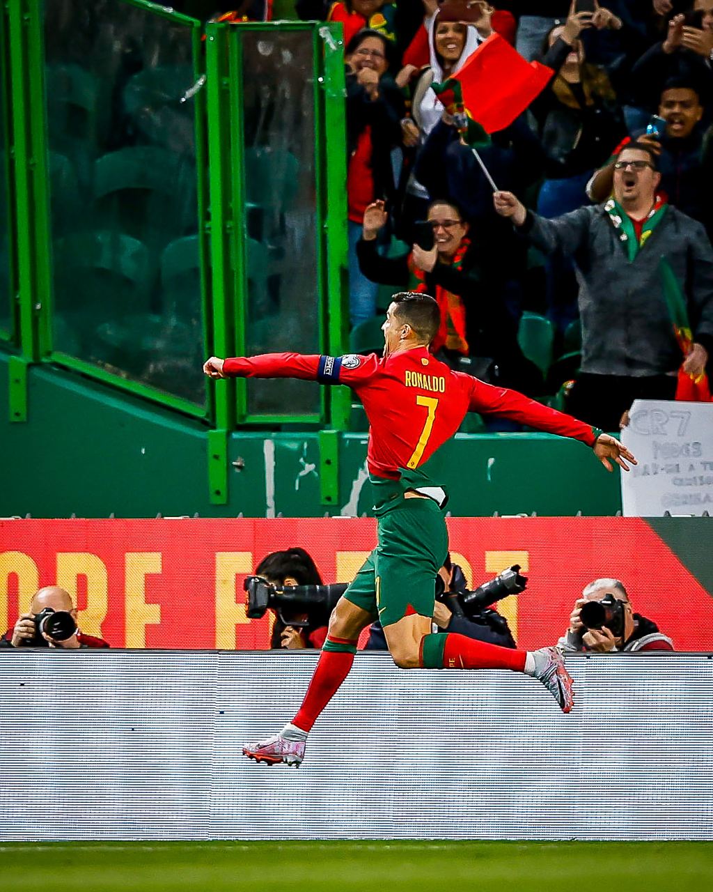 三亿体育体育官方登录入口-葡萄牙小胜列支敦士登，预计晋级欧预赛16强的简单介绍