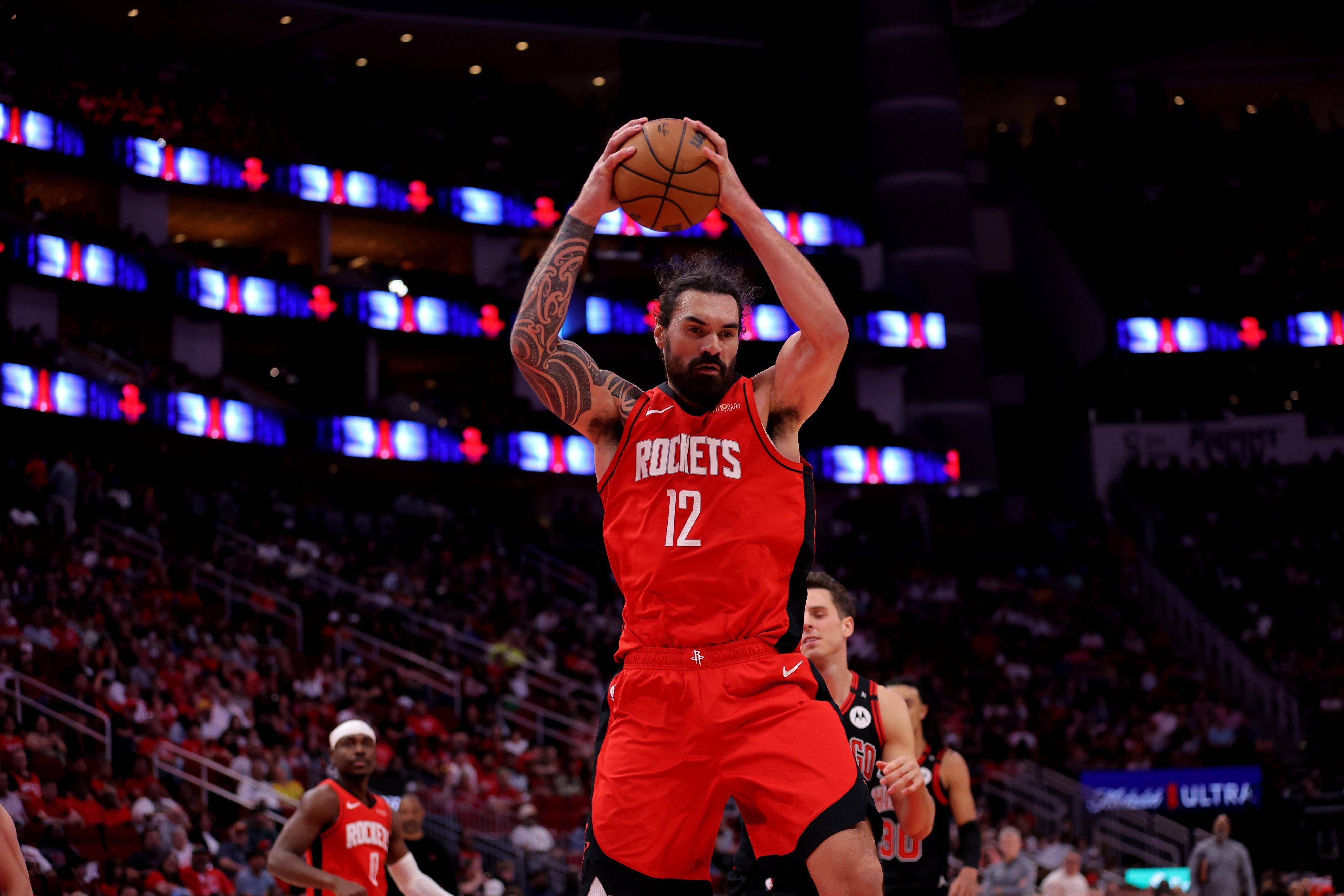 关于火箭队主帅心情低落,球队连败面临考验的信息 关于火箭队主帅心情低落,球队连败面临考验的信息