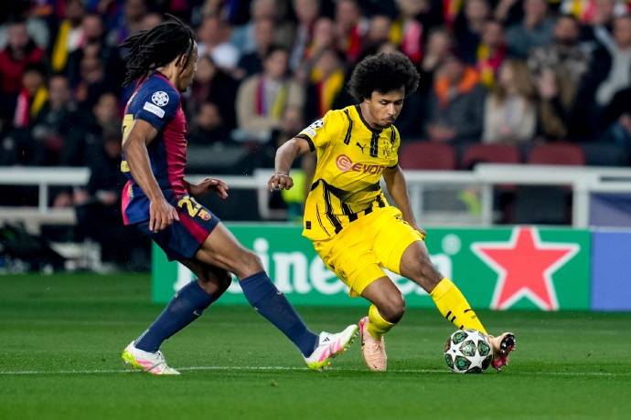 巴塞罗那球星受伤退出赛场，影响球队战术调整