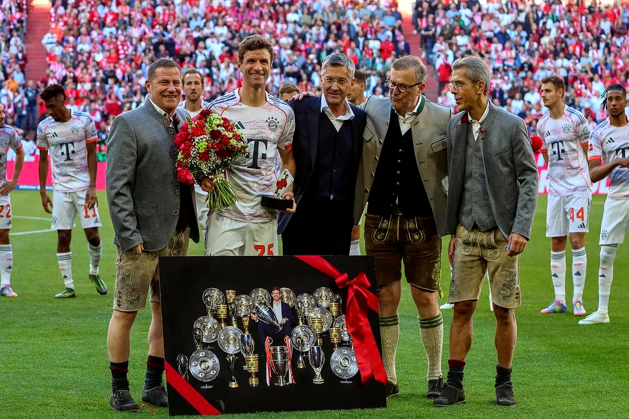 穆勒神助拜仁,英雄救美逆转晋级 穆勒神助拜仁,英雄救美逆转晋级