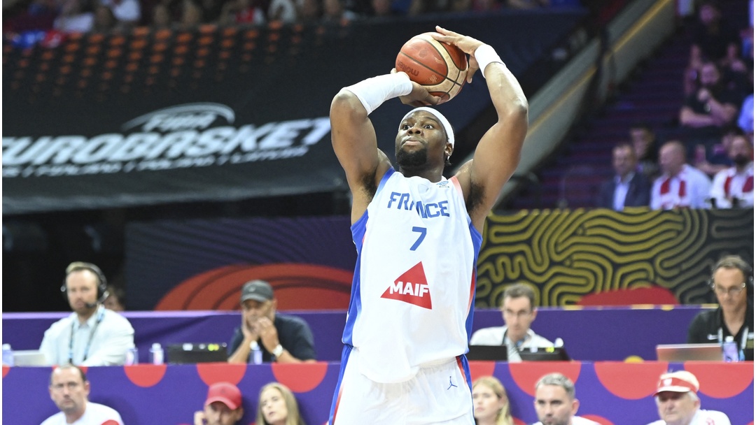 三亿体育体育亚洲官网-法国男篮力克对手，晋级奥运篮球半决赛