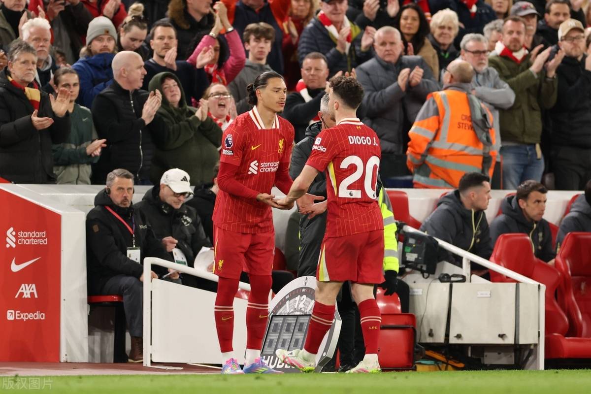 包含利物浦主场大胜富勒姆，延续不败纪录的词条