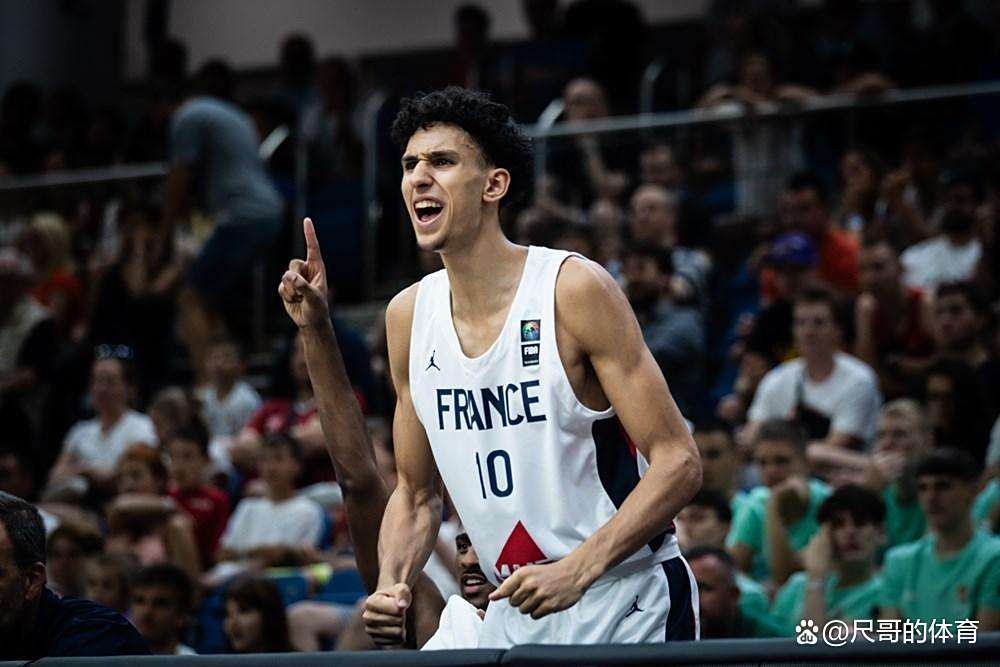 奇才新秀在首秀中表现出色，球迷大呼惊艳的简单介绍