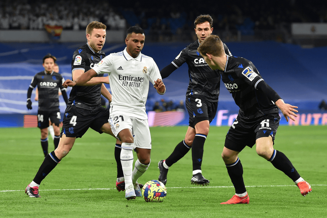 三亿体育体育新闻-巴塞罗那对阵皇家社会的激烈对决