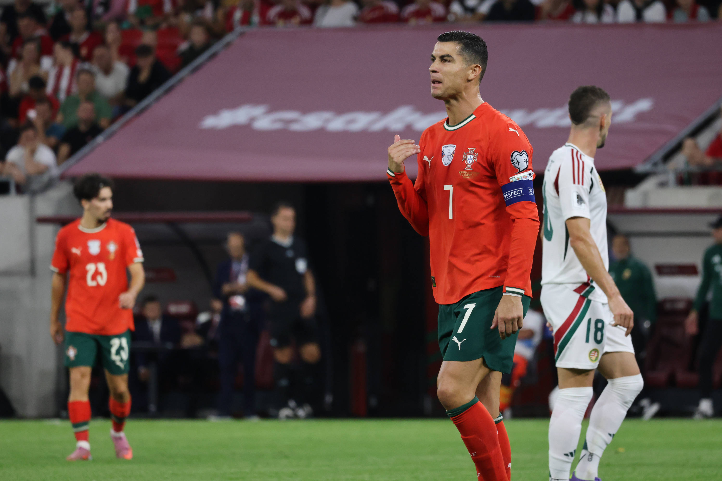 三亿体育体育教练-关于葡萄牙队迎来重要一战欧洲杯资格赛的信息