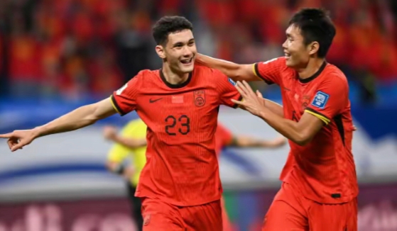 三亿体育体育链接-关于张玉宁攻破对手球门，助球队卫冕成功的信息