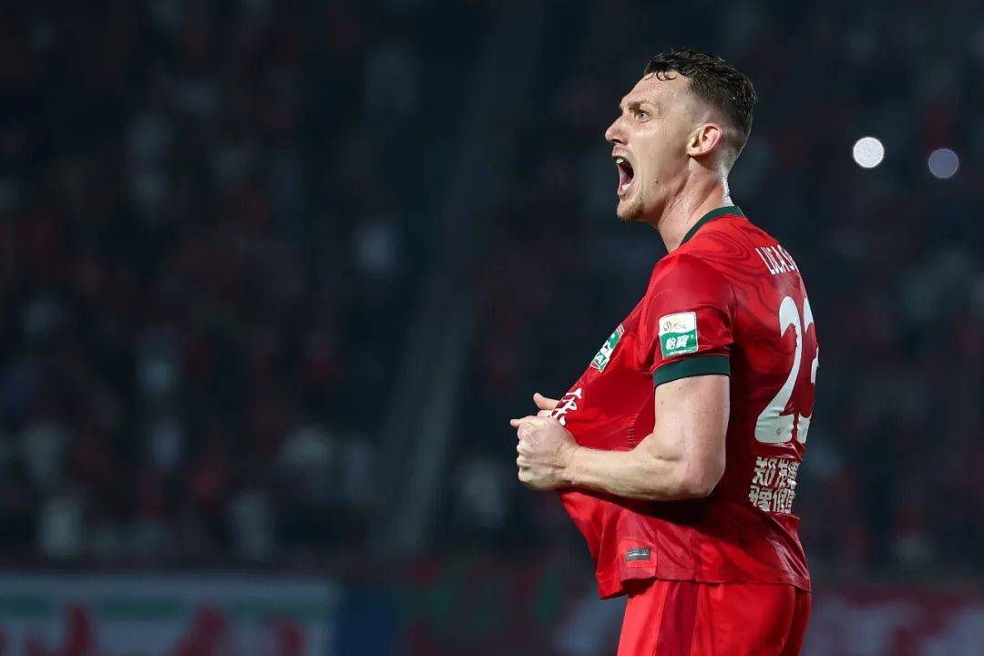 东欧球队实现历史突破,晋级欧冠淘汰赛的简单介绍 东欧球队实现历史突破,晋级欧冠淘汰赛的简单介绍