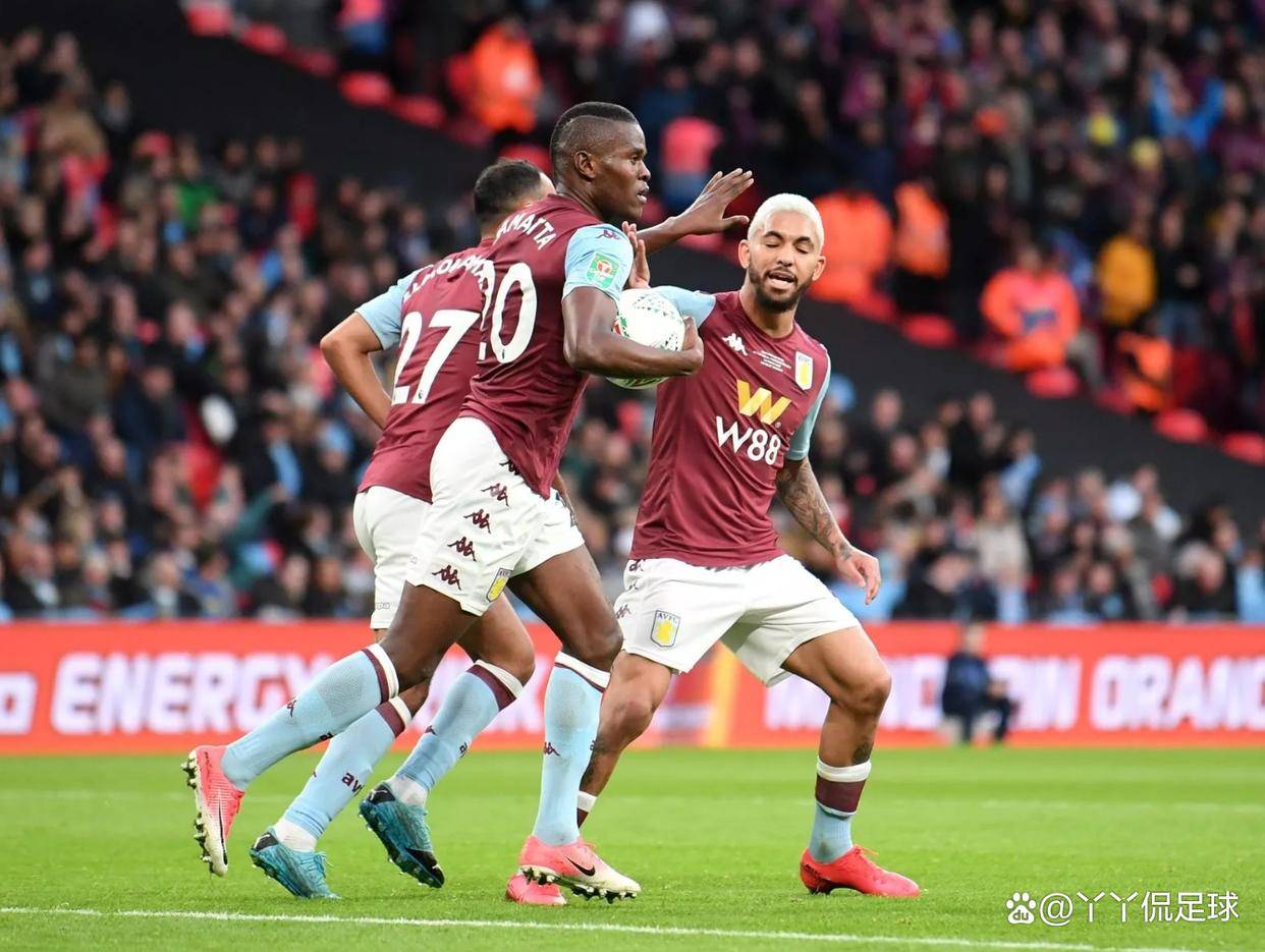 包含摩纳哥队以-领先尼斯取得比赛胜利的词条