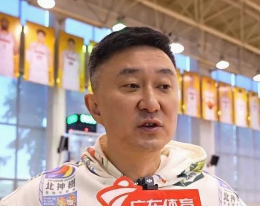 抢眼表现!球队主帅喜笑颜开的简单介绍 抢眼表现!球队主帅喜笑颜开的简单介绍