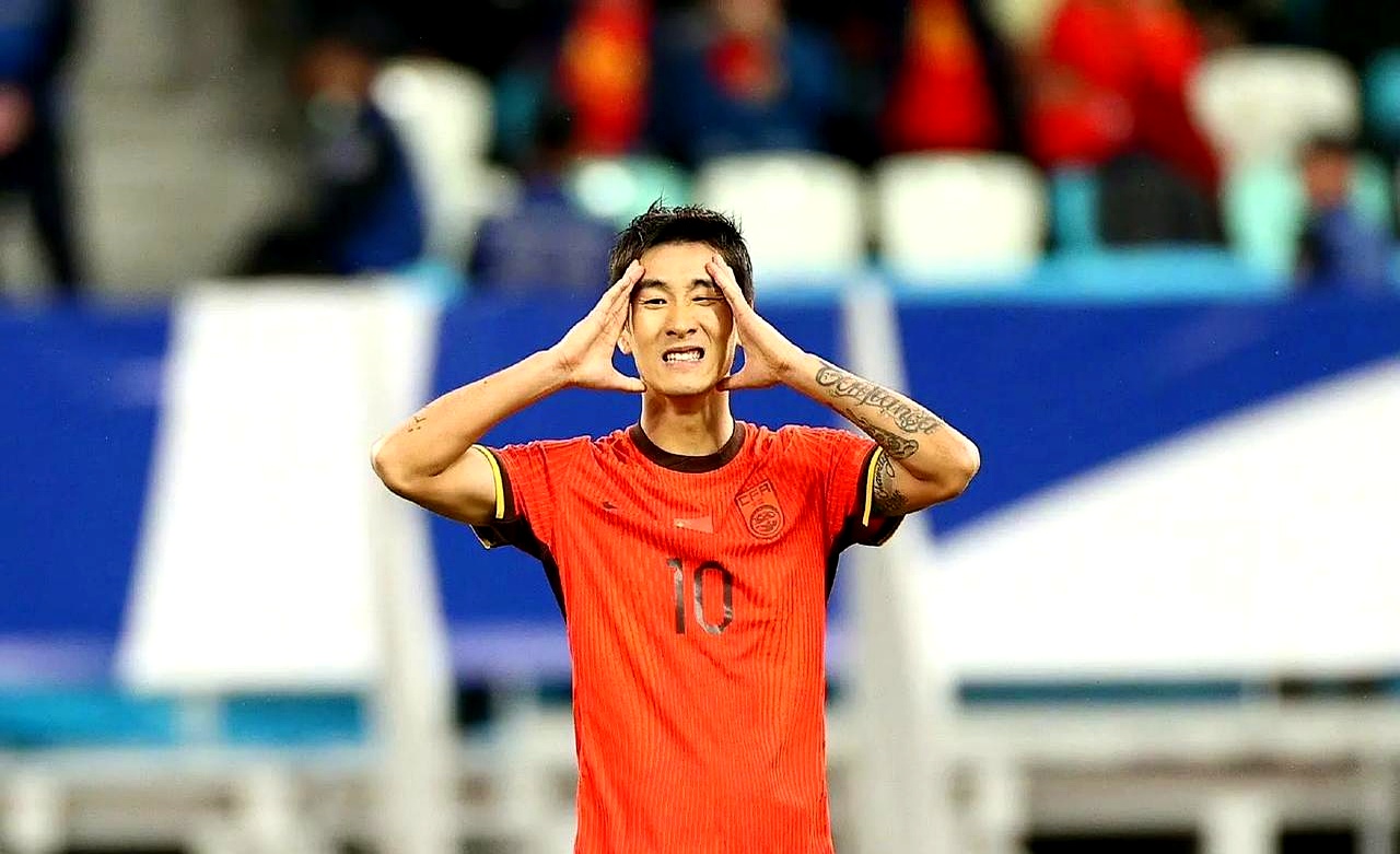 包含足球比赛中球员个人表现备受瞩目,网友点赞不绝的词条 包含足球比赛中球员个人表现备受瞩目,网友点赞不绝的词条