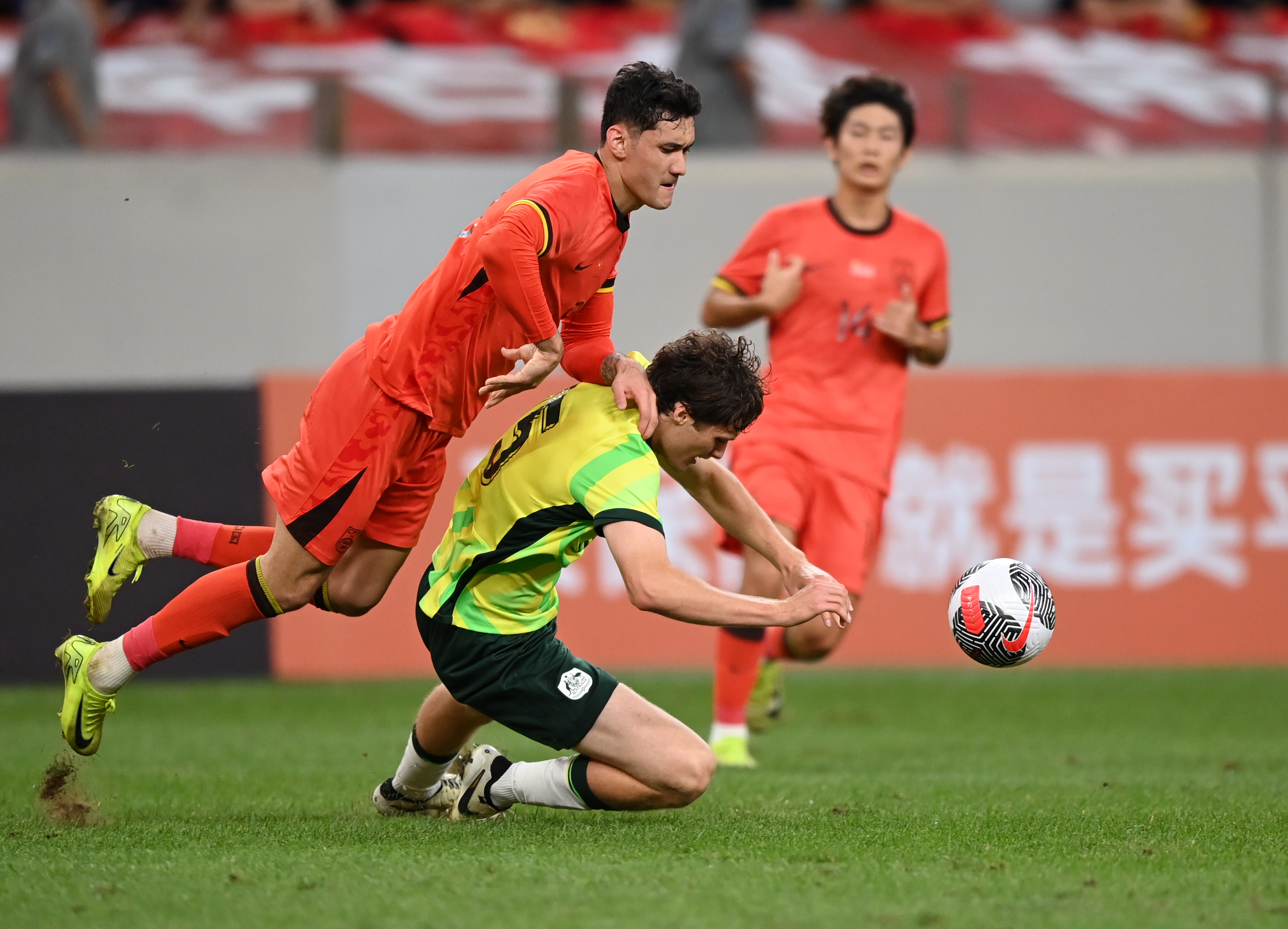 三亿体育体育电竞-亚洲顶级足球赛事落幕，强队积极备战